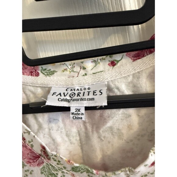 Catalog Favorites  Women’s V neck T Shirt Plus Size 2X Floral Butterfly Print - Picture 6 of 6